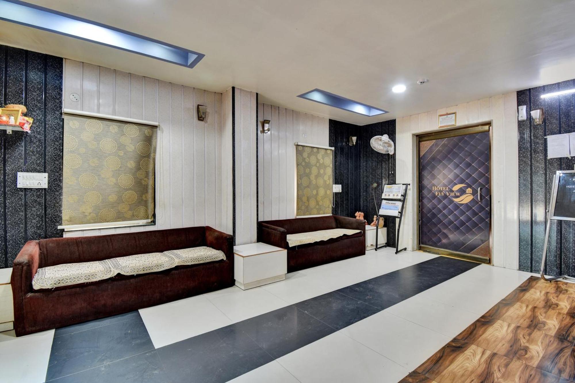 Townhouse Hotel Fly View ชัยปุระ ภายนอก รูปภาพ