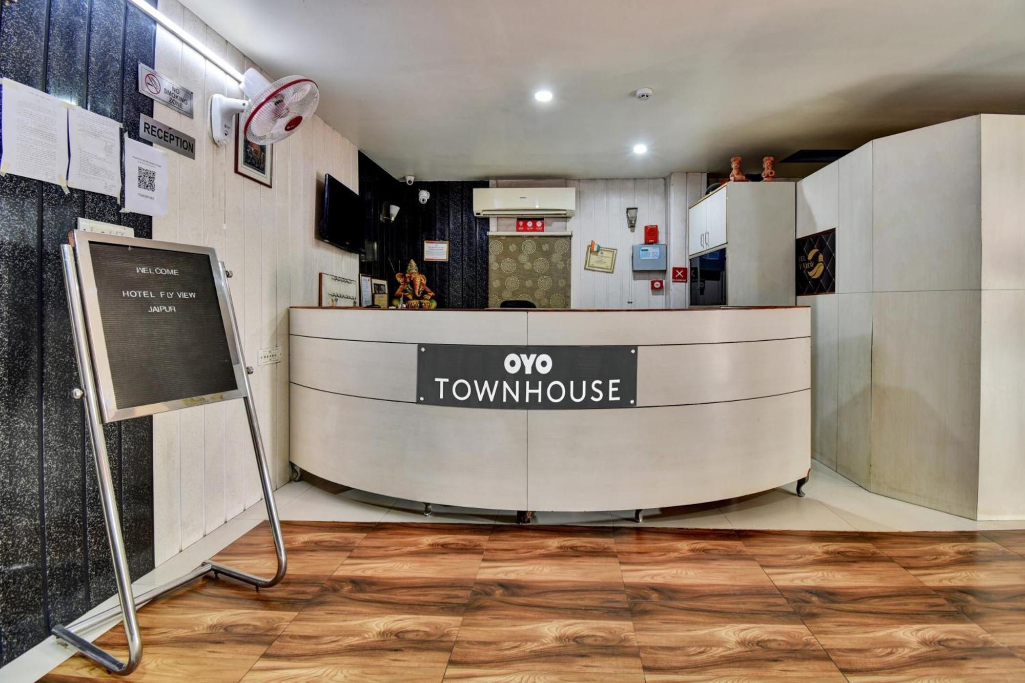 Townhouse Hotel Fly View ชัยปุระ ภายนอก รูปภาพ